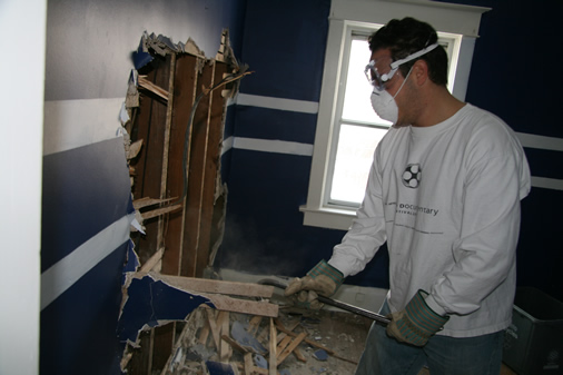 abajo con esta pared